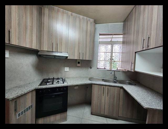 2 BEDROOM APARTMENT FOR SALE IN ESSENWOOD